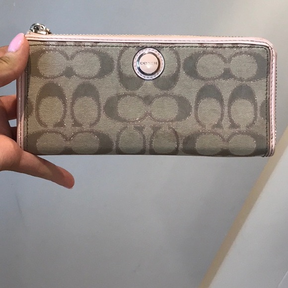 Coach Wallet - Picture 1 of 4